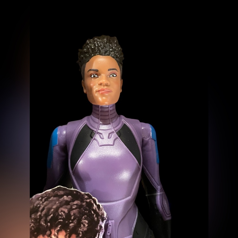Marvel Studios' Black Panther: Wakanda Forever Titan Hero Series Shuri Toy - Picture 2 of 3